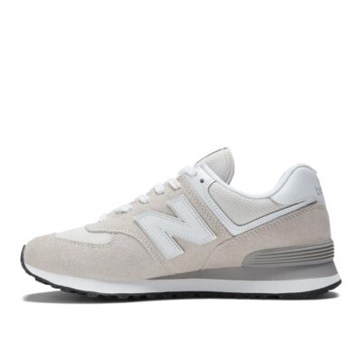 Купить Кроссовки New Balance 574 за 18 999 рублей с доставкой по России