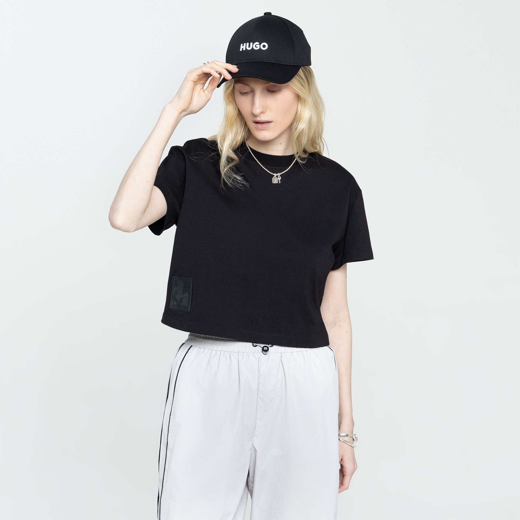 Купить STREETBEAT Женская футболка Street Beat Crop Tee за 2 399 рублей в Москве и с доставкой по России