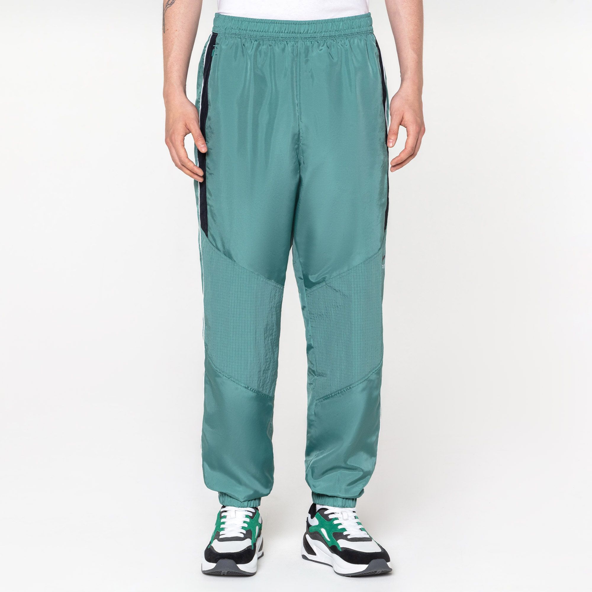 Купить NIKE Мужские брюки Air Woven Trousers за 6 999 рублей в Москве и с доставкой по России