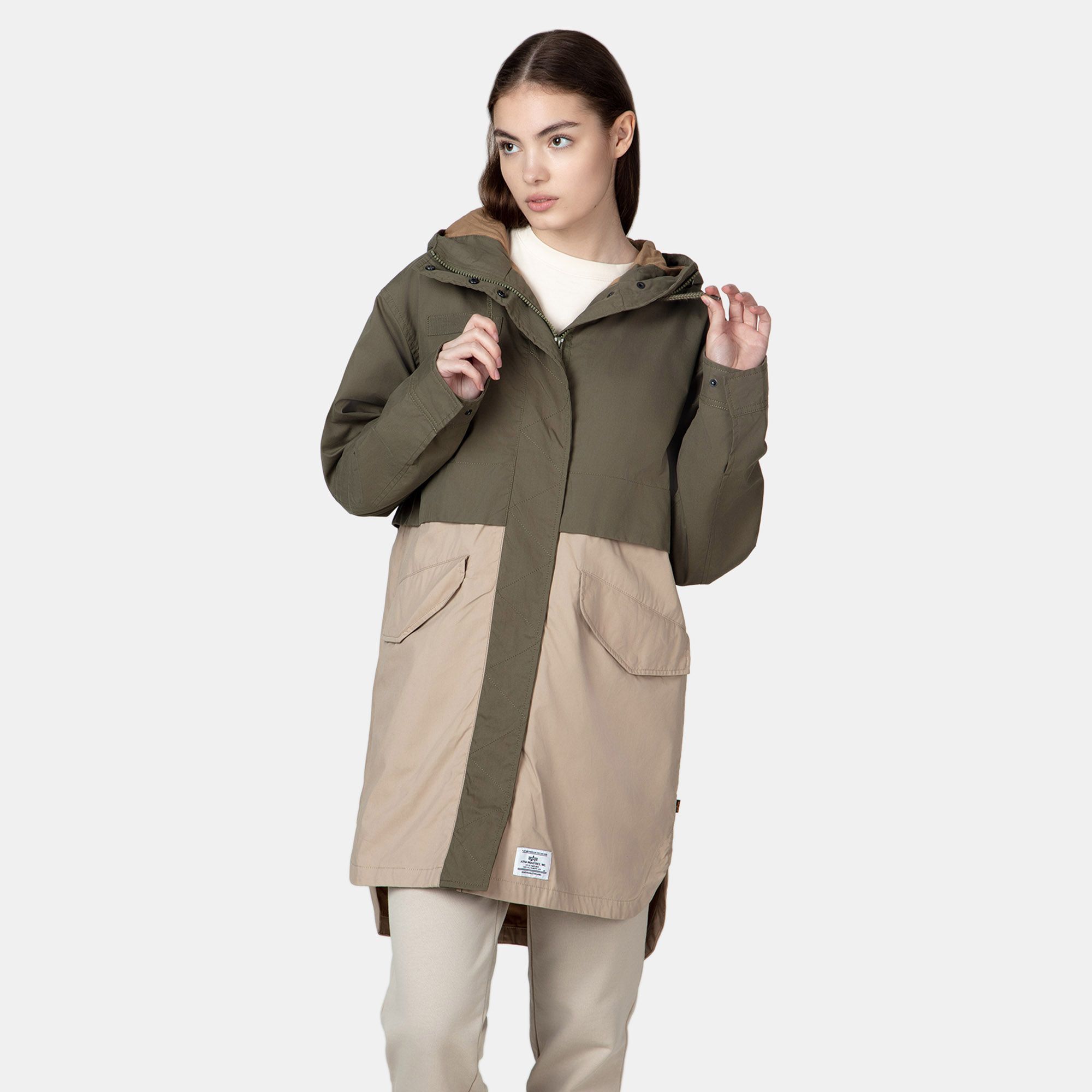 Купить Alpha Industries Женская куртка Alpha Industries Colorblock Hooded Jacket за 10 799 рублей в Москве и с доставкой по России