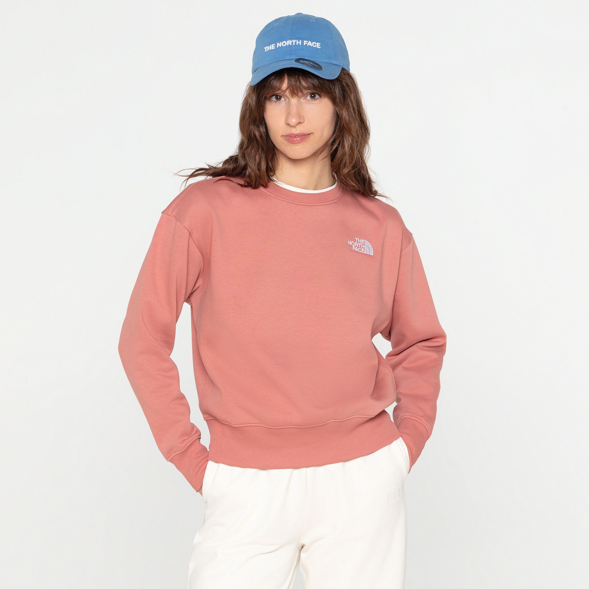 Купить The North Face Женский свитшот W ESSENTIAL CREW LIGHT MAHOGANY за 5 899 рублей в Москве и с доставкой по России