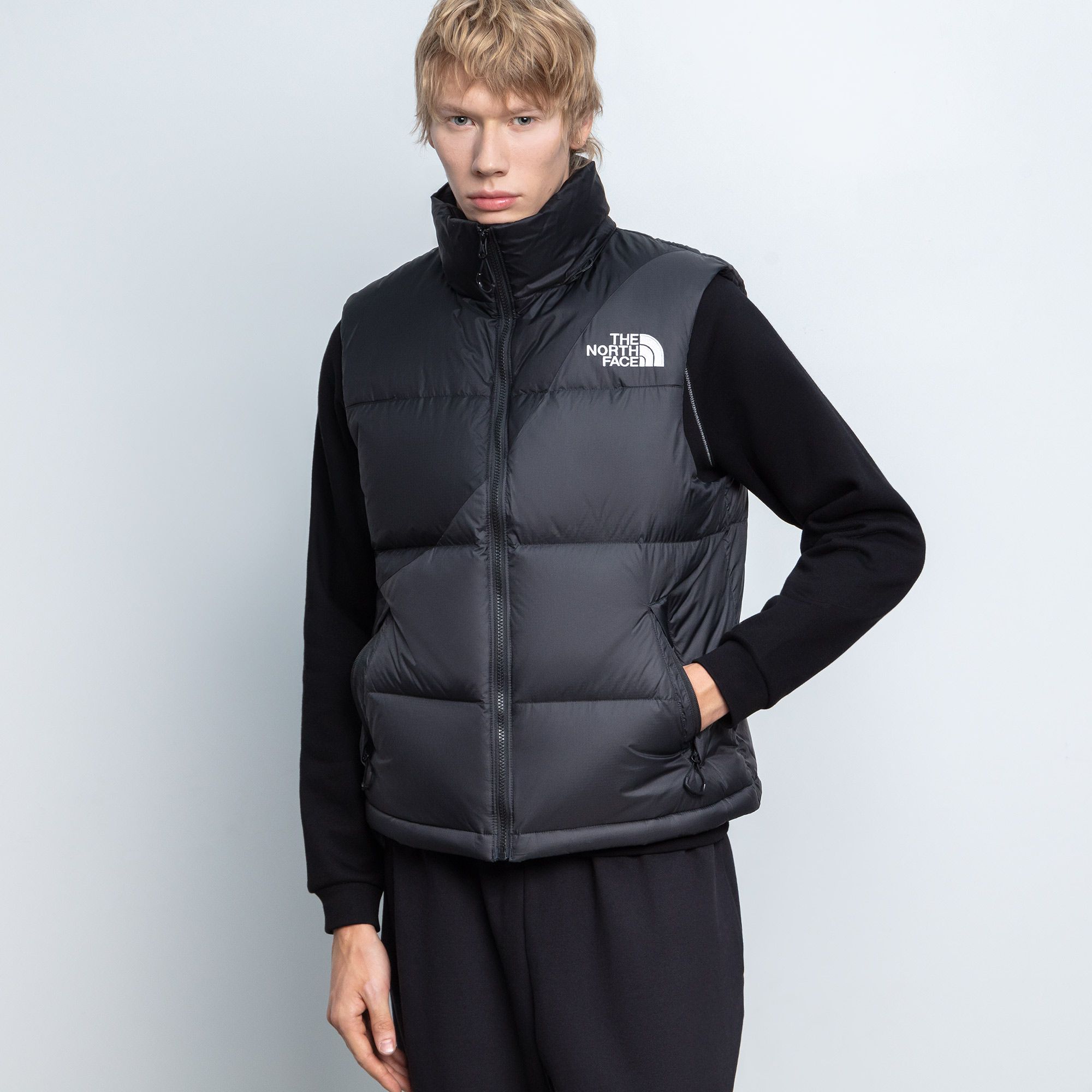 Купить The North Face The North Face x Yinka Ilori Down Vest за 33 499 рублей в Москве и с доставкой по России