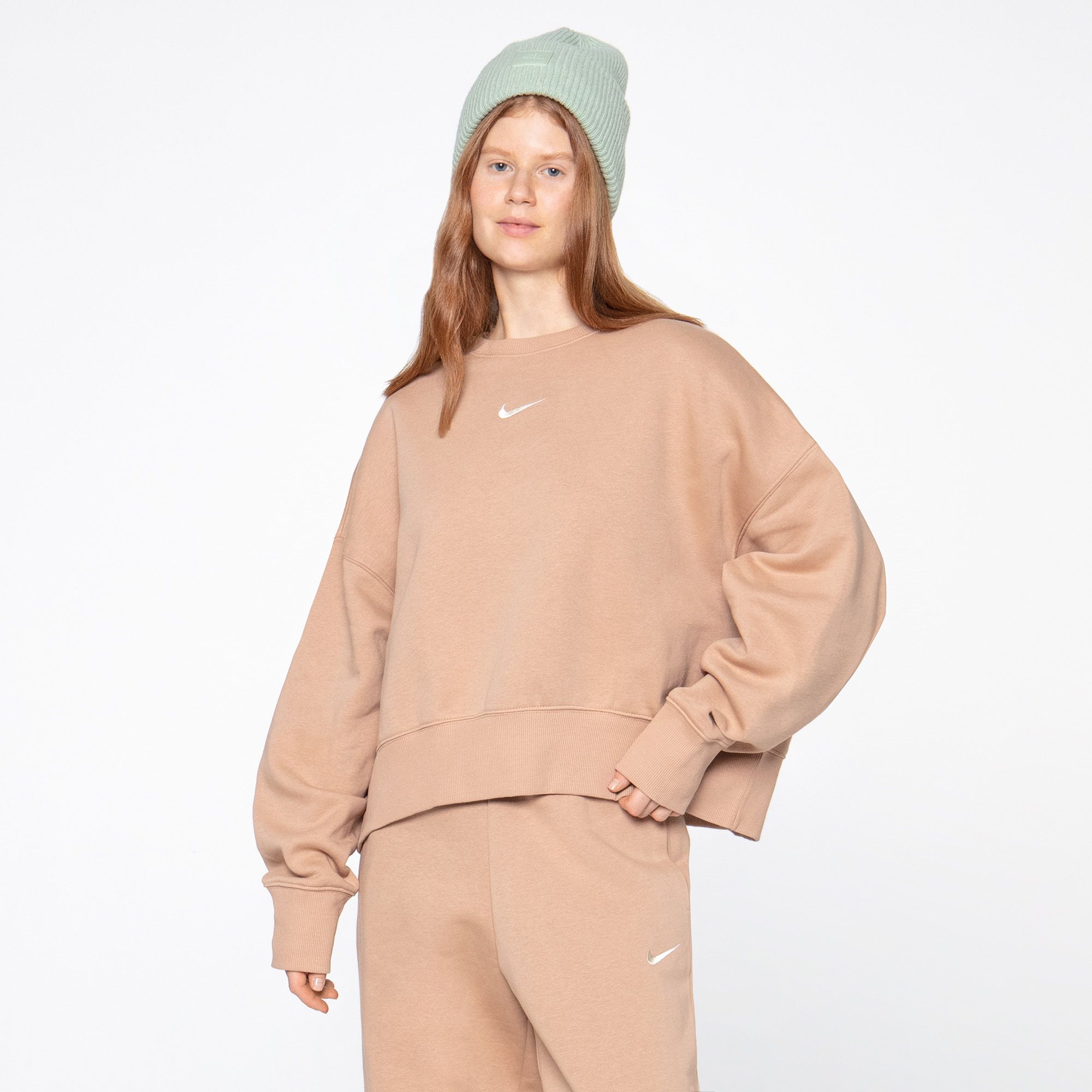 Купить NIKE Женский свитшот Nike Sportswear Phoenix Fleece Over-Oversized Crewneck за 5 499 рублей в Москве и с доставкой по России