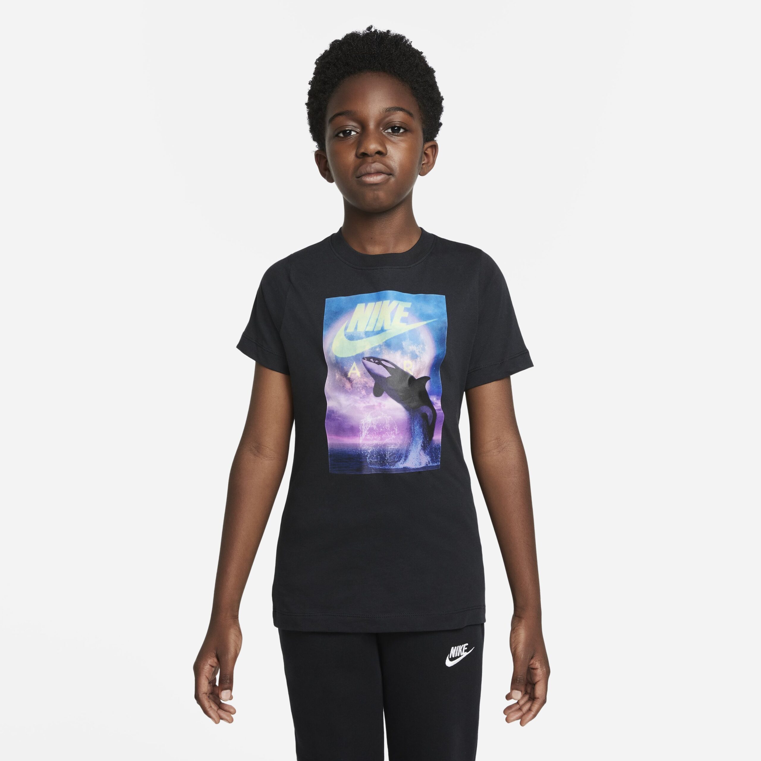 Купить NIKE Подростковая футболка Nike Sportswear Air Photo Tee за 1 999 рублей в Москве и с доставкой по России